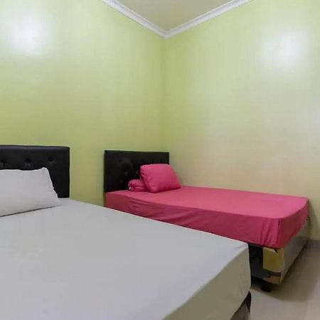 Kostawira Syariah Bintaro Mitra Reddoorz Hotel Mencil Exterior photo
