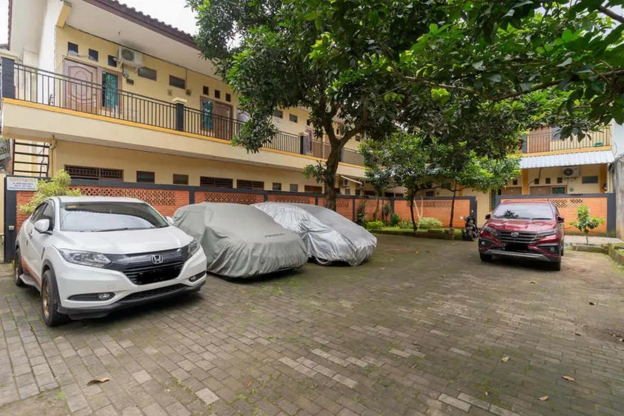 Kostawira Syariah Bintaro Mitra Reddoorz Hotel Mencil Exterior photo